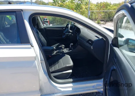 2024 Volkswagen Jetta 1.5T Se из США, поврежденный, VIN 3VW7M7BU6RM021311